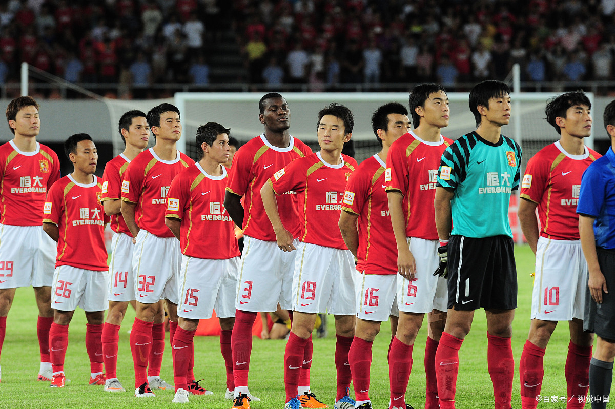 重庆当代对阵广州恒大，双方对决将擦出何种火花？